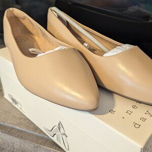 Tan flats